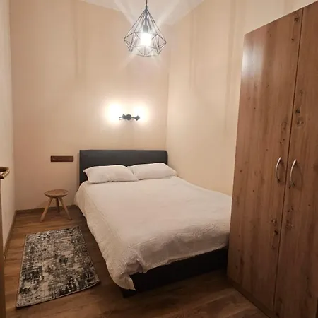 Piata Unirii - Yulia'S Ultra-Central Retreat Oradea Exterior foto