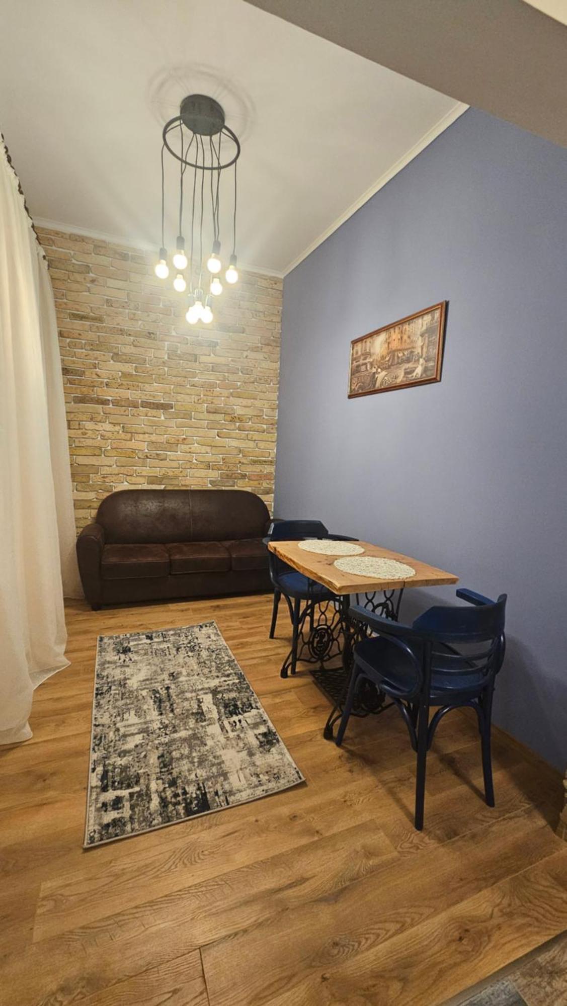 Piata Unirii - Yulia's Ultra-central Retreat Oradea