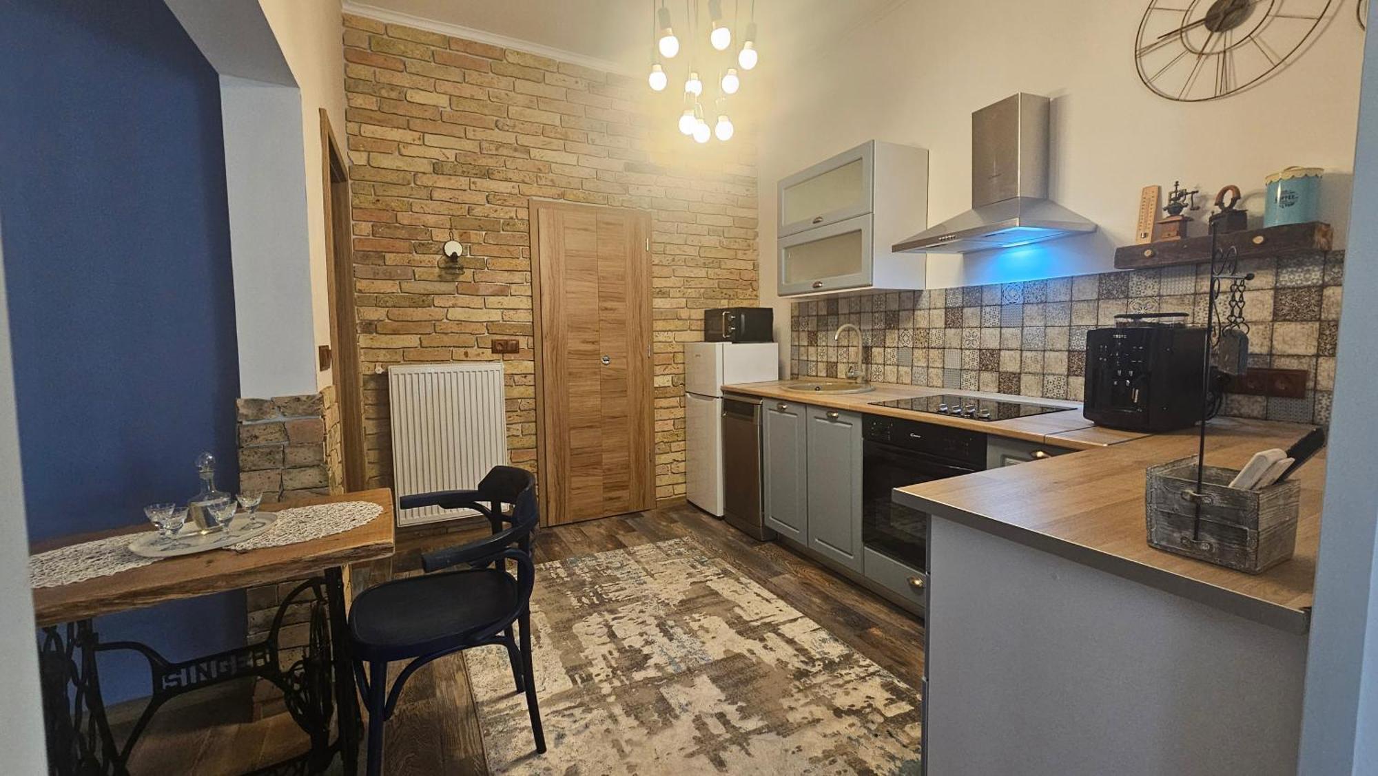 Piata Unirii - Yulia's Ultra-central Retreat Apartment Oradea